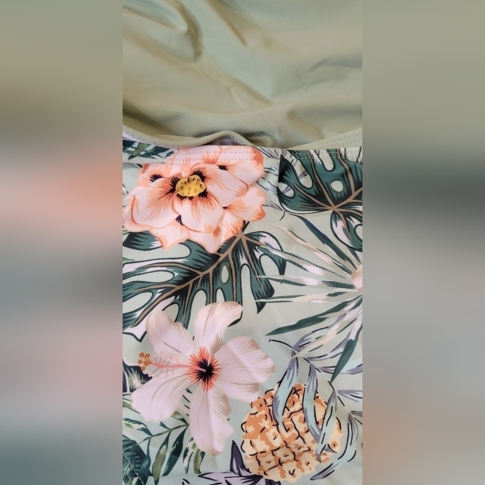 Ladies 1 Piece Swimsuit - Picture 4 of 7